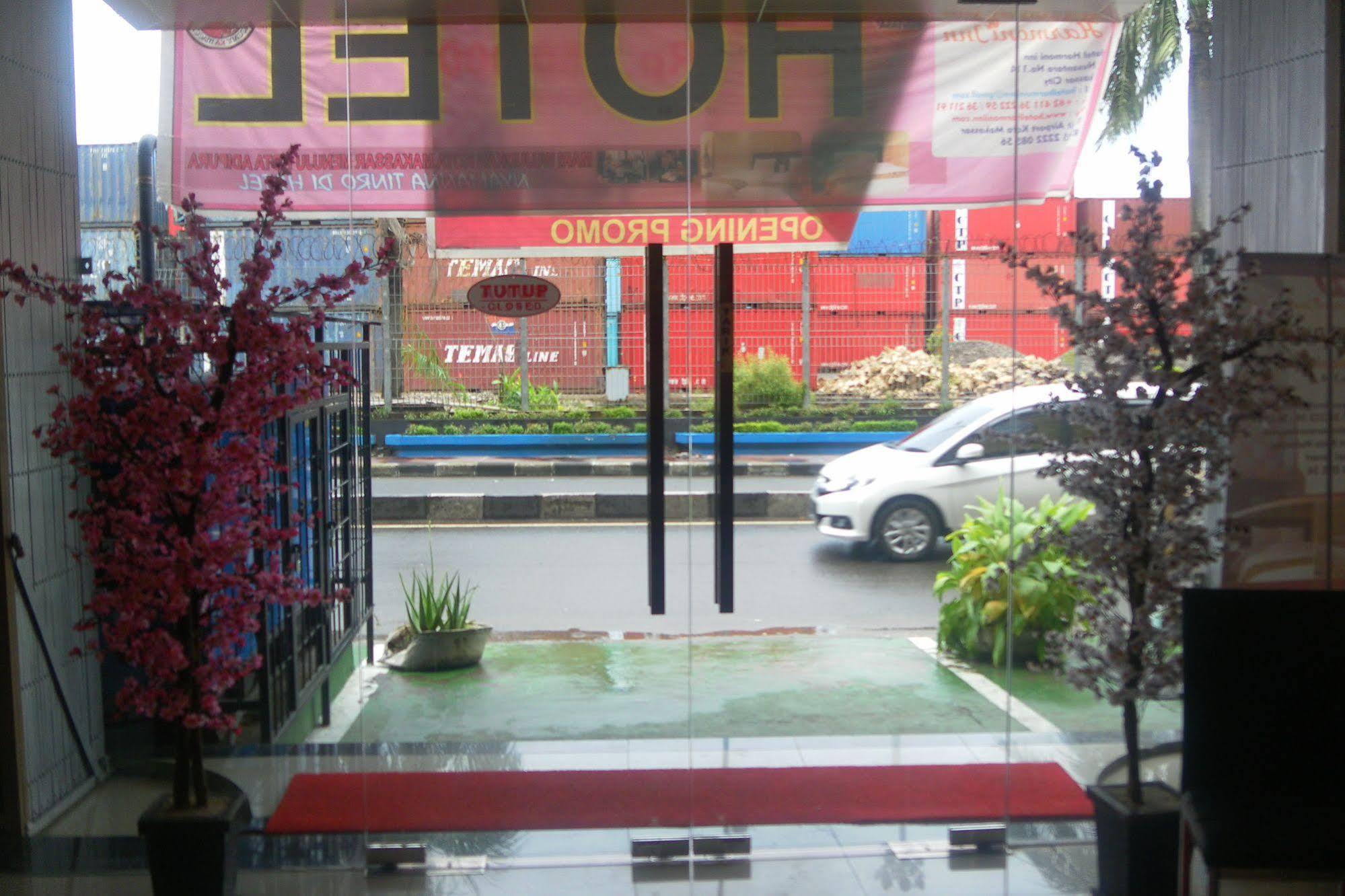Oyo 1702 Harmoni Hotel 2*